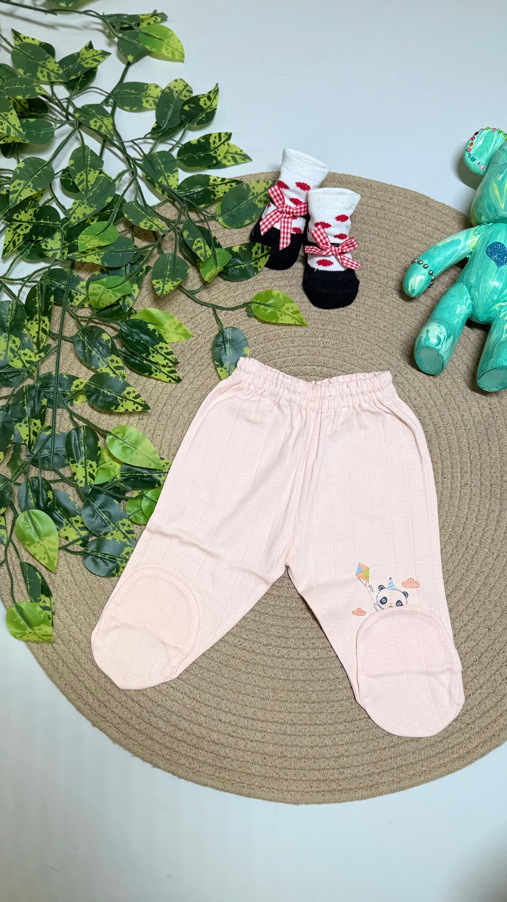 Mitten pants