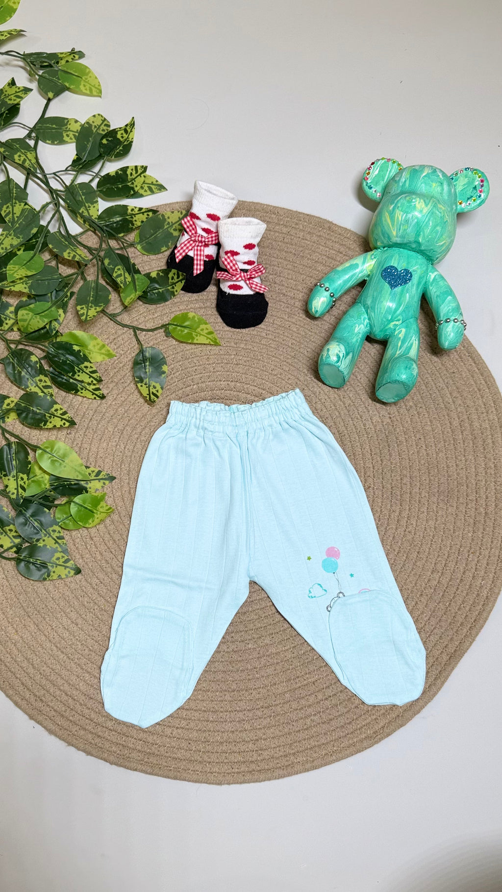 Mitten pants