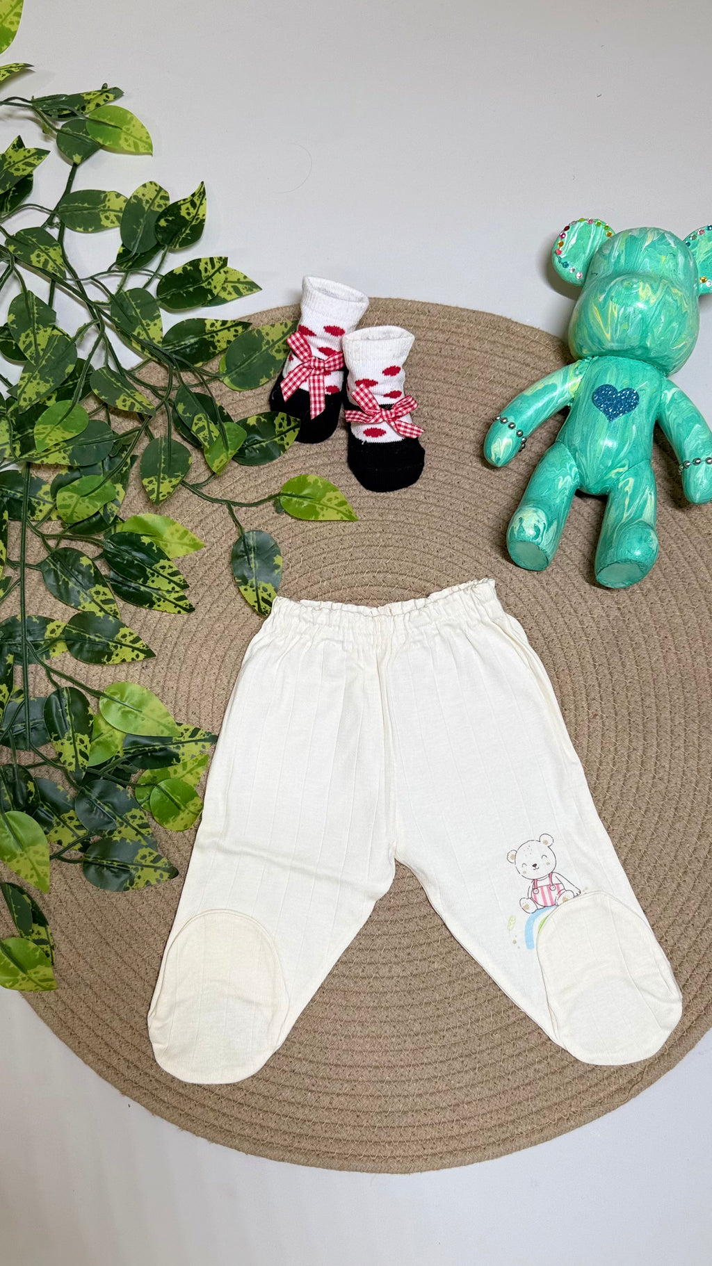 Mitten pants