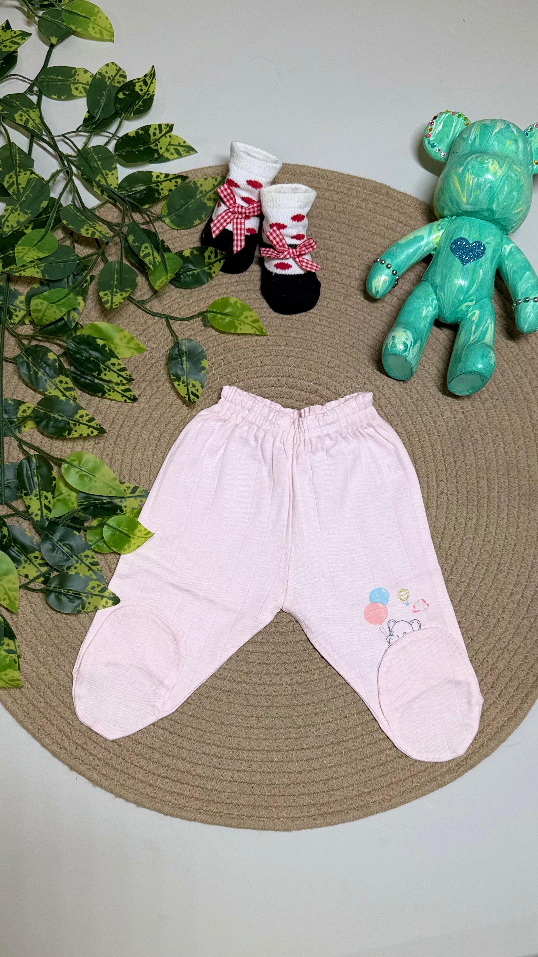 Mitten pants