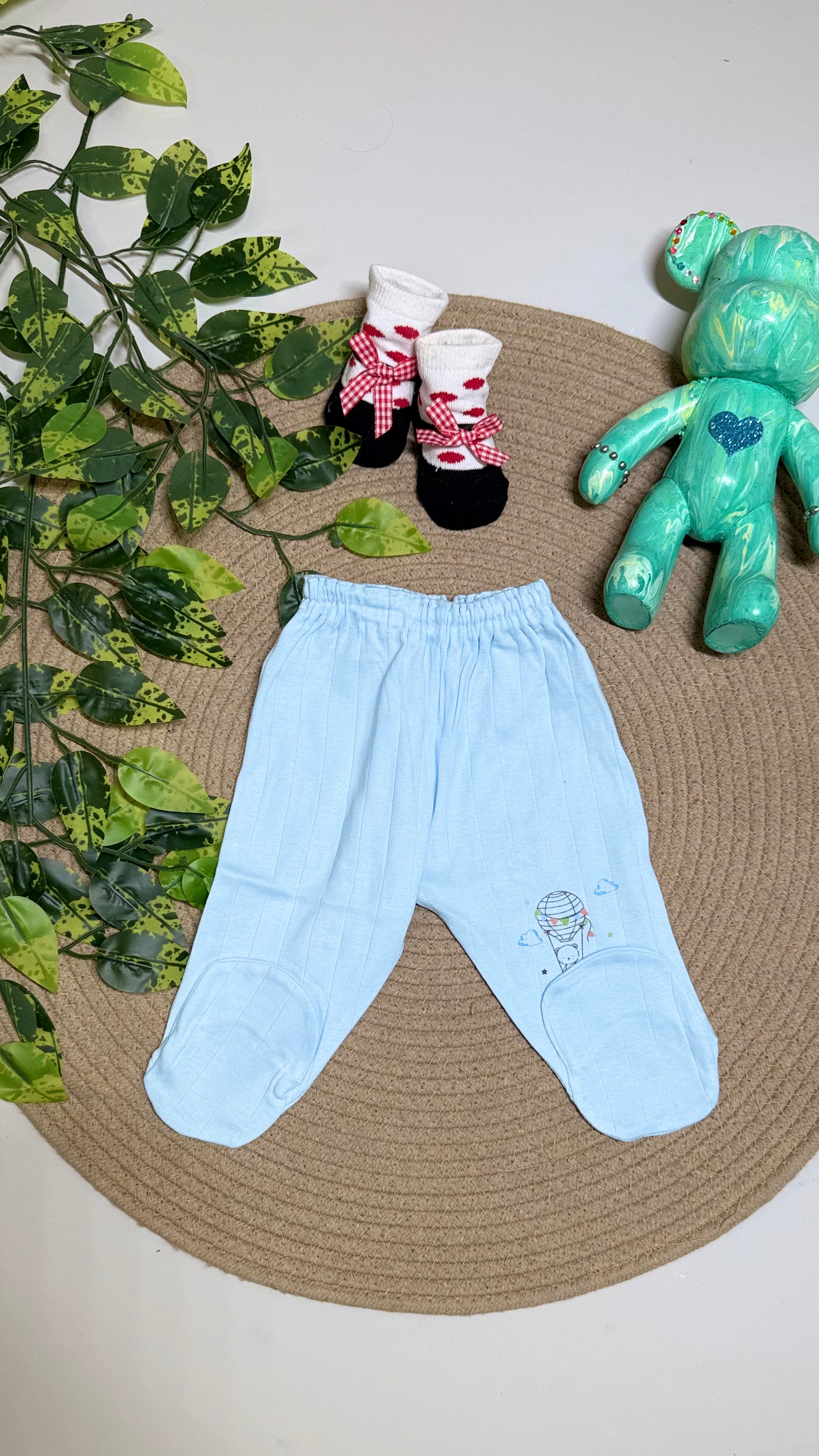 Mitten pants